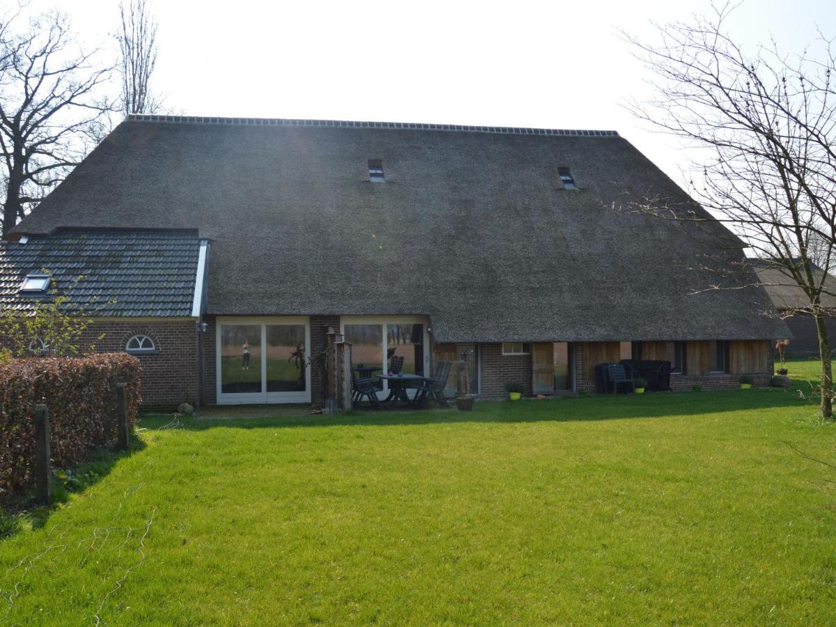 Staying In A Thatched Barn With Box Bed Beautiful View Region Achterhoek Geesteren  Eksteriør bilde