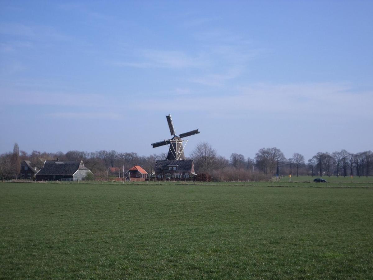 Staying In A Thatched Barn With Box Bed Beautiful View Region Achterhoek Geesteren  Eksteriør bilde