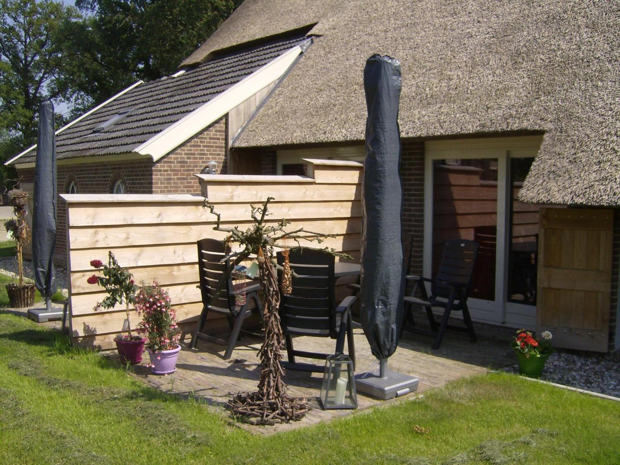 Staying In A Thatched Barn With Box Bed Beautiful View Region Achterhoek Geesteren  Eksteriør bilde